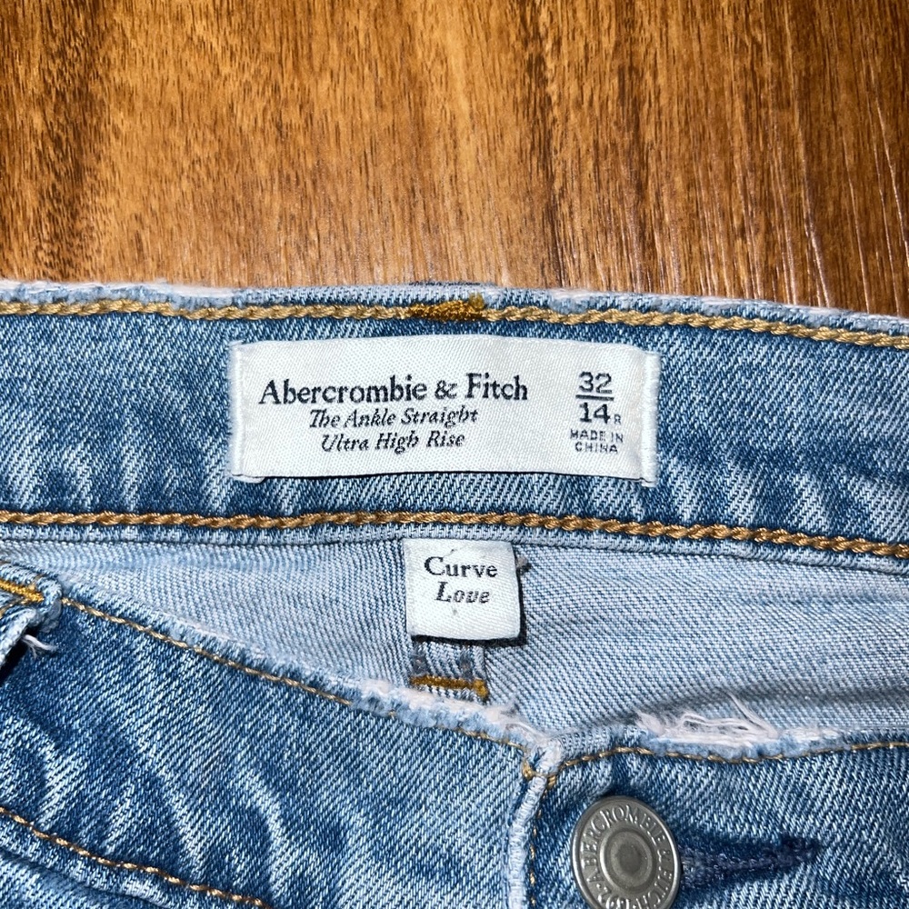 Abercrombie & Fitch The Ankle Straight Ultra High Rise Curve Love